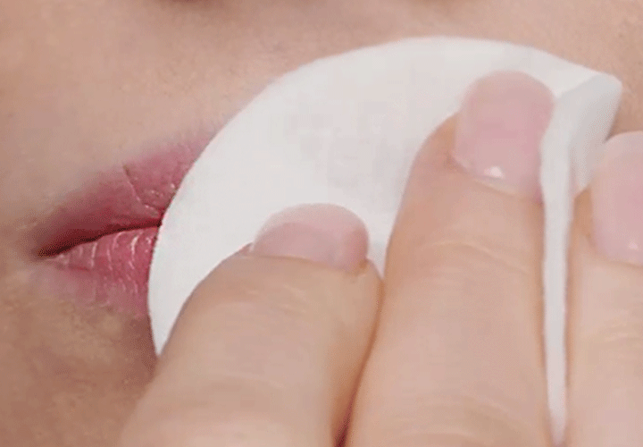 How to remove lip peeling products
