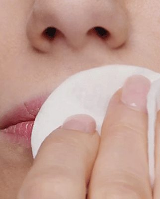 Comment enlever les produits de gommage des lèvres