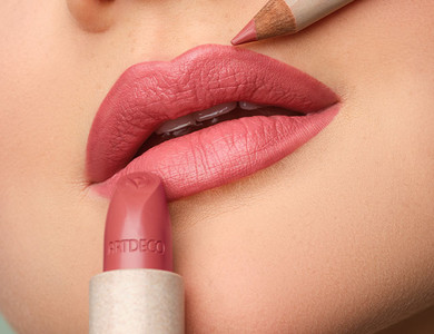 Natürliche Lippen mit den Lippenprodukten von ARTDECO
